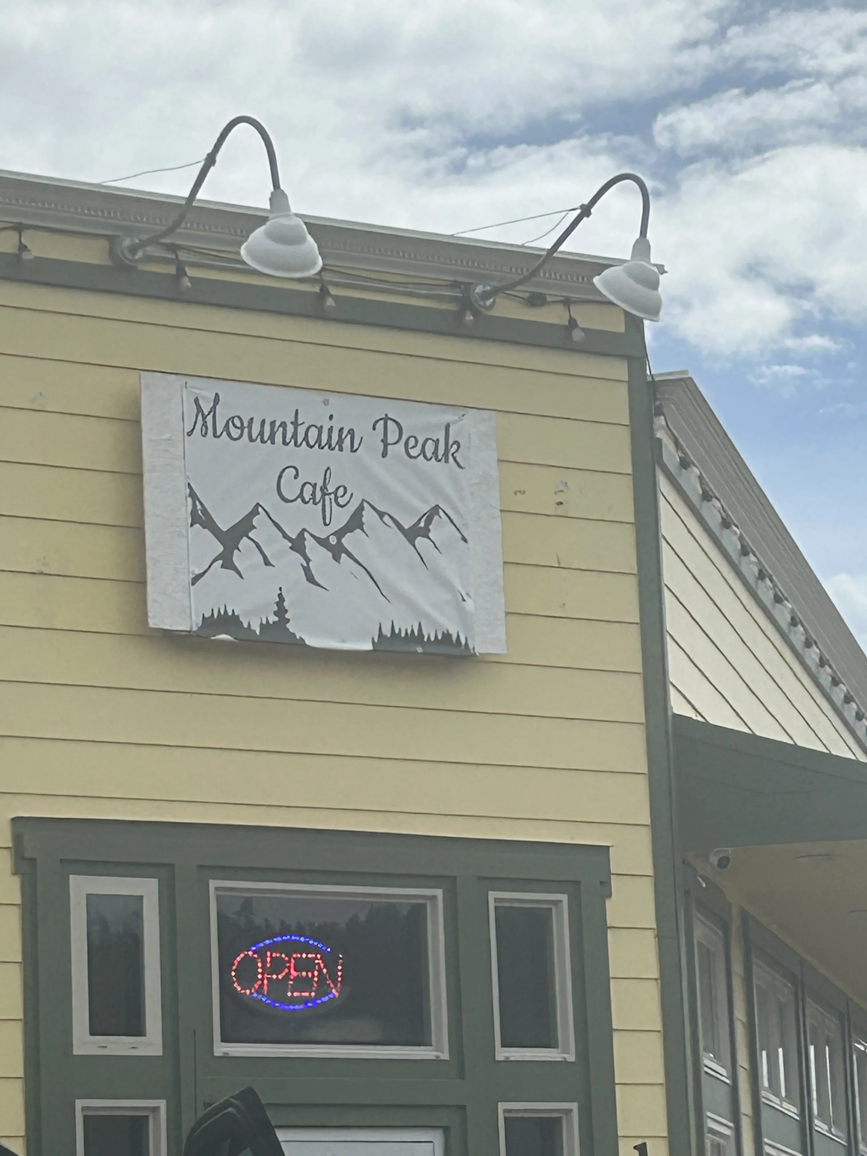 Mountain Peak Cafe